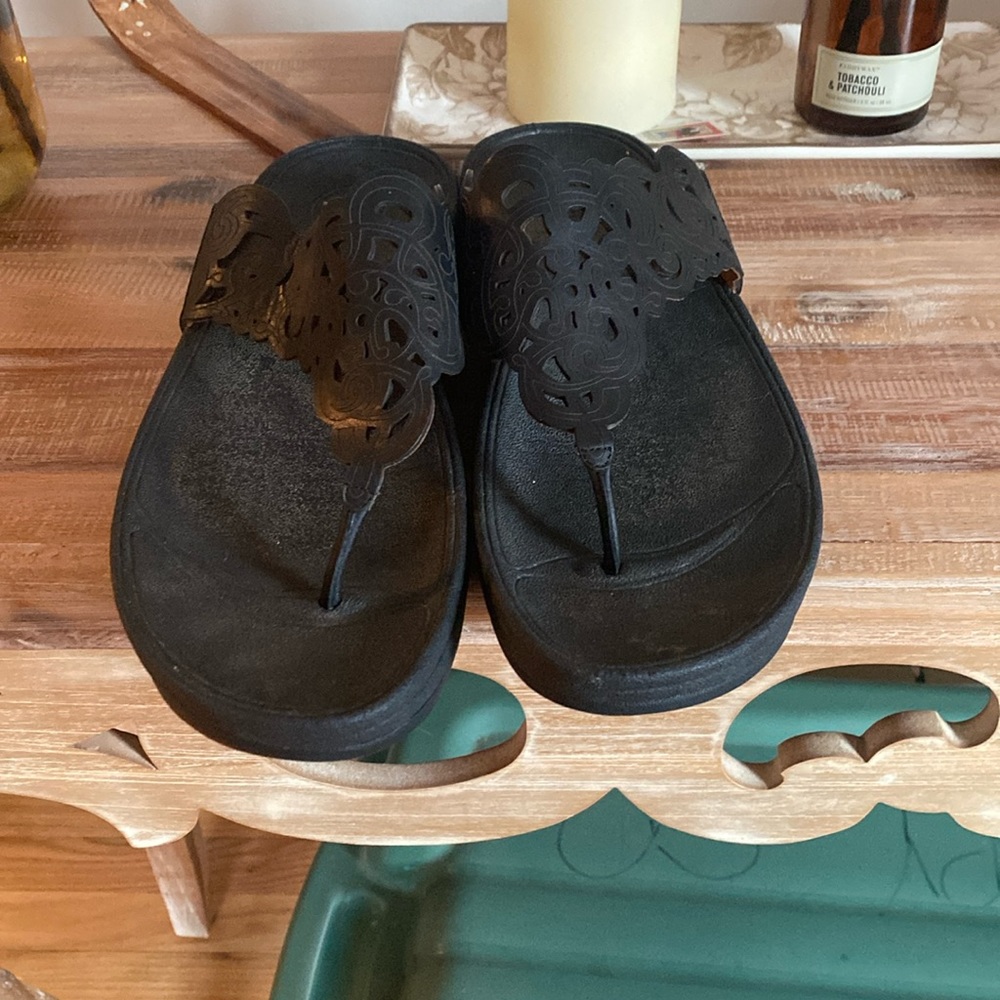 Fit Flops. Really good condition. Never fit me right